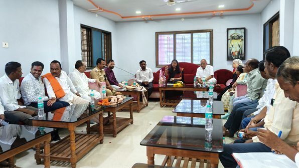 श्रावण माह में दर्शन के लिए आने वाले श्रद्धालुओं की सुविधाओं को लेकर श्री परमेश्वर मंदिर समिति की समीक्षा बैठक